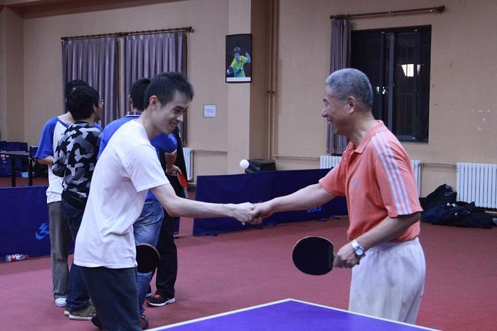 赛后握手.JPG