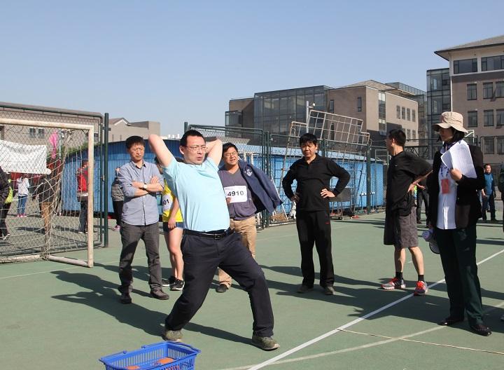 夏壁灿实心球掷远.JPG